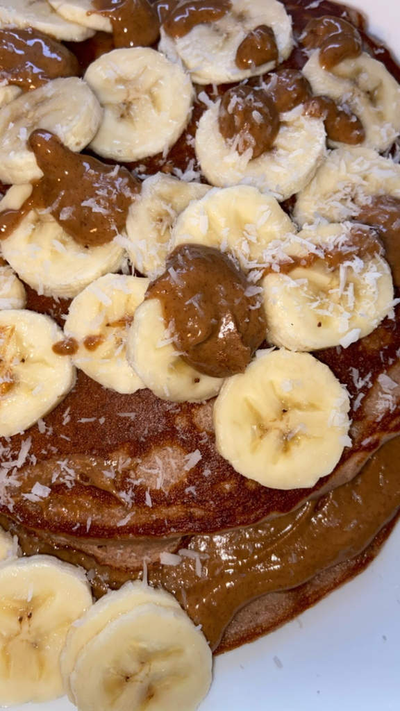 Recipe: Chocolate Banana Protein Pancakes – Canadian Protein